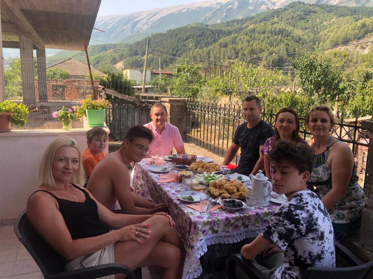 Adriatik Guesthouse Përmet Kültér fotó