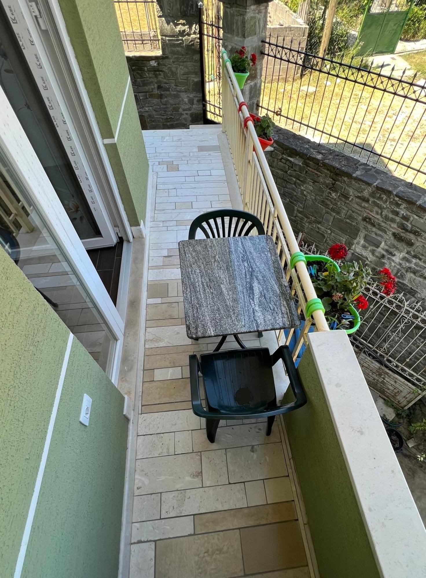Adriatik Guesthouse Përmet Kültér fotó
