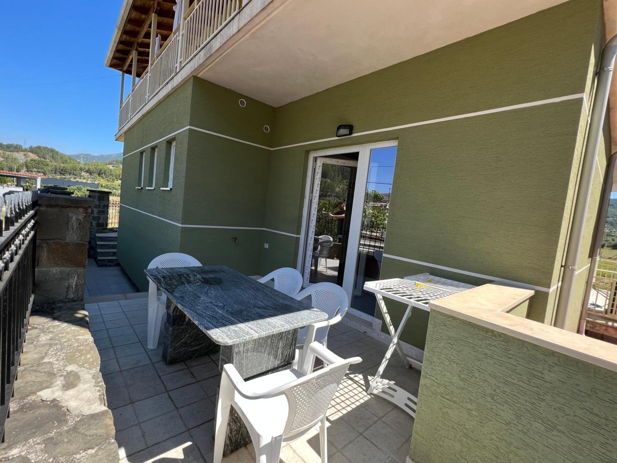 Adriatik Guesthouse Përmet Kültér fotó