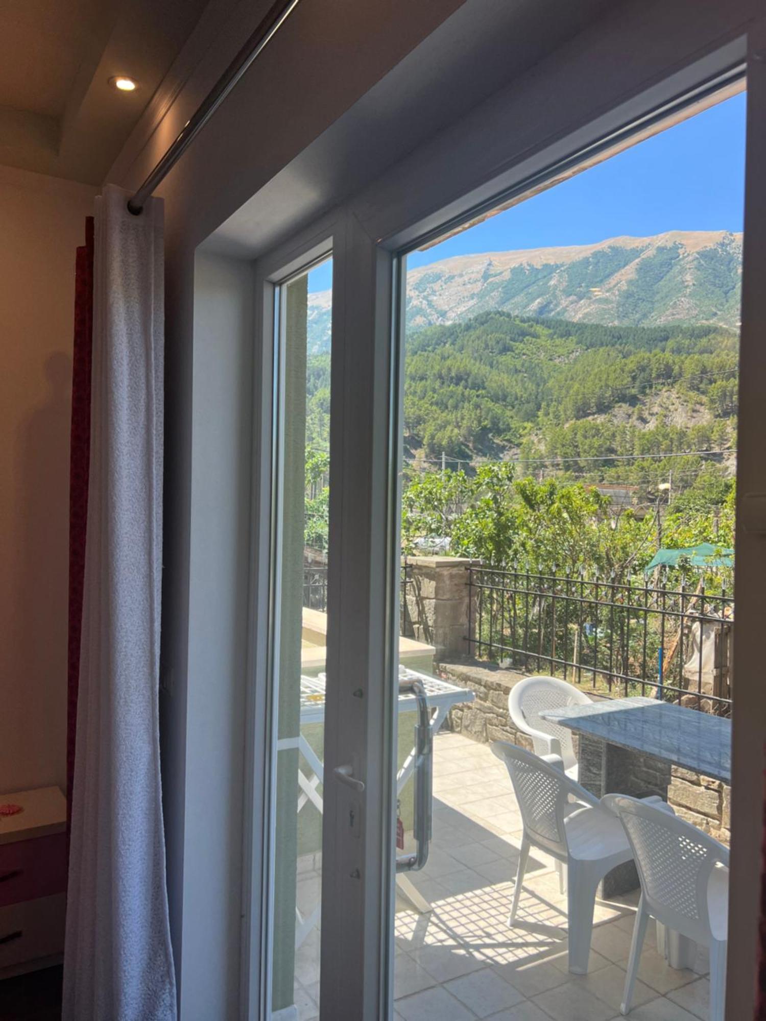 Adriatik Guesthouse Përmet Kültér fotó