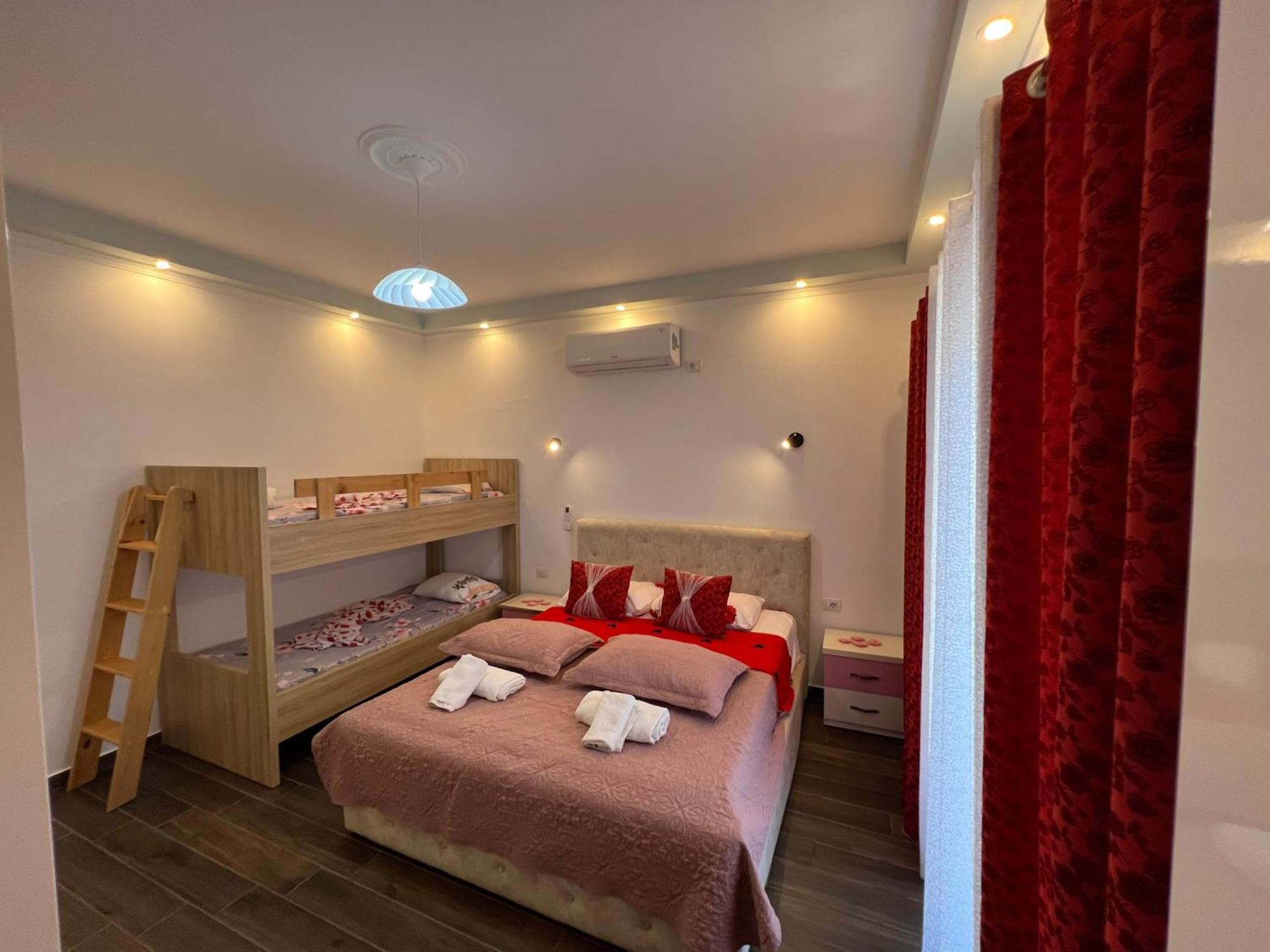 Adriatik Guesthouse Përmet Kültér fotó