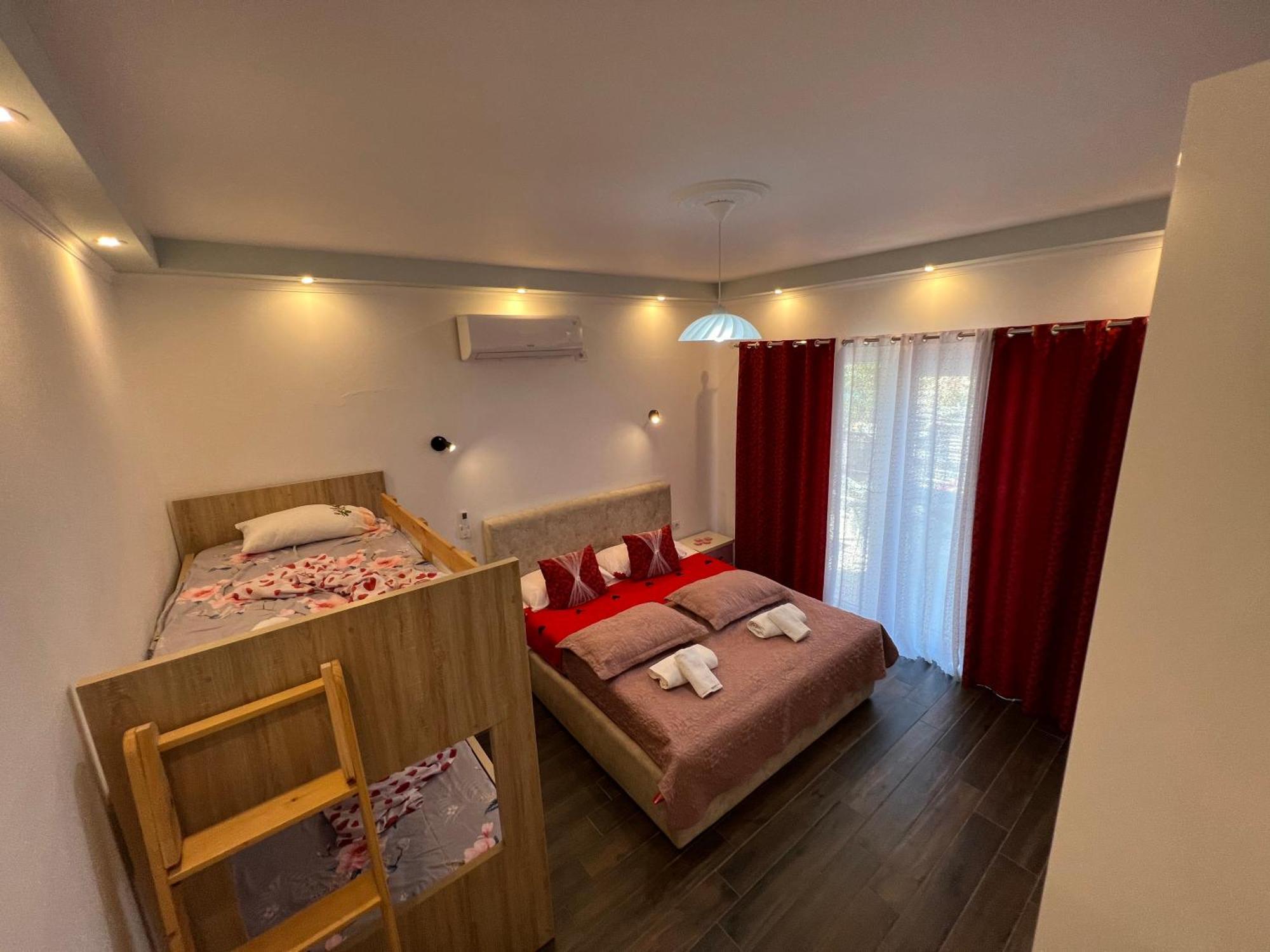 Adriatik Guesthouse Përmet Kültér fotó